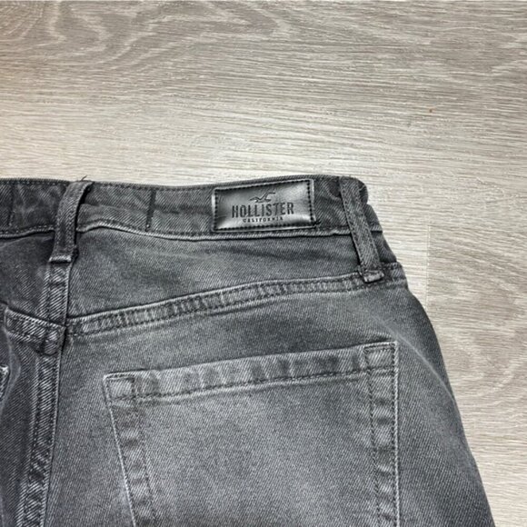 Hollister Two Tone High Rise Curvy Mom Jeans Size 3 - Picture 3 of 6